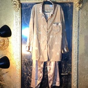 Jaclyn Smith pajama set